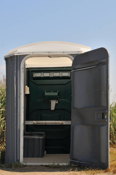 Porta potty delivery and setup in London, OH